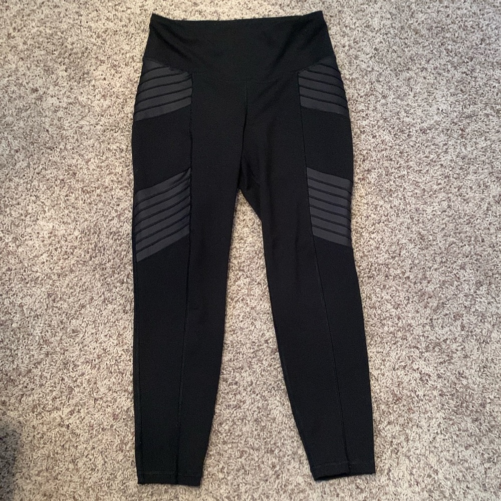 Old Navy Elevate Legging Go-Dry Size Large Black Leggings